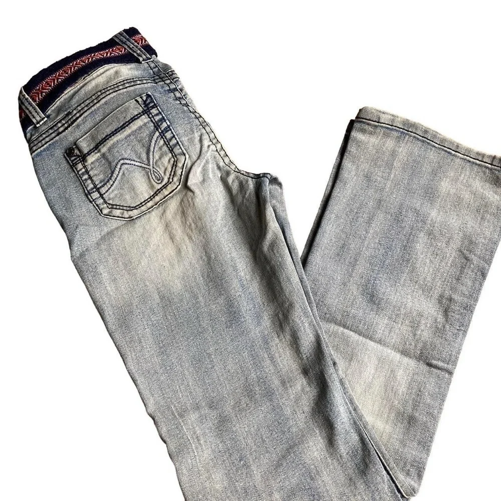 WALLFLOWER - Picture 3 of 4